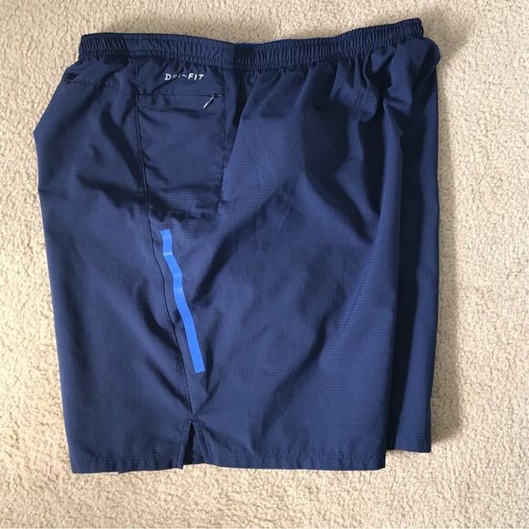 Nike running shorts - Picture 5 of 7